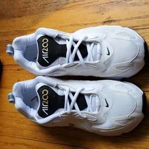 NIKE AIR MAX SIZE 8  WHITE